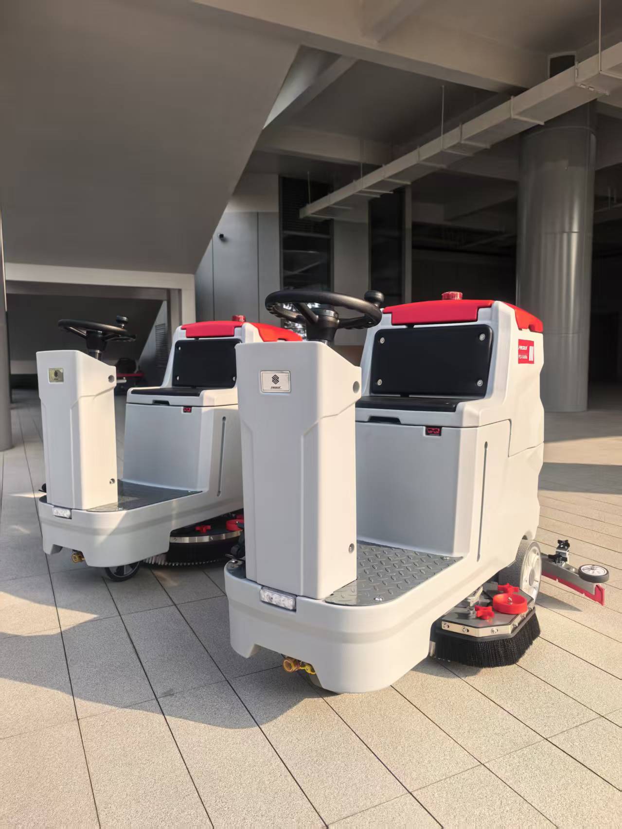 ride on floor scrubber